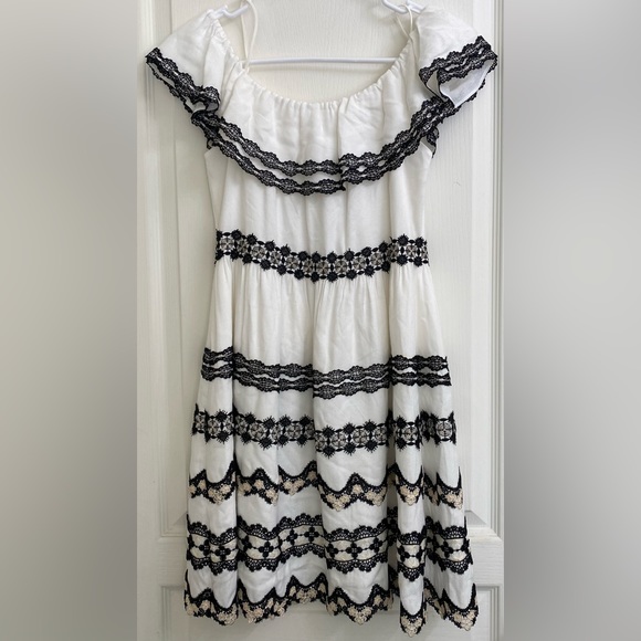 Alice + Olivia & Rozzi On/Off- Shoulder Mini Dress w Embroidered Lace Trims CL3 - Picture 2 of 8